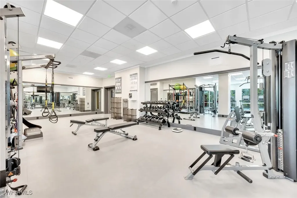 6585 Nicholas Boulevard Naples FL 34108