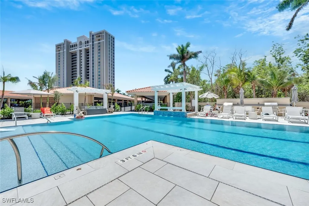 6585 Nicholas Boulevard Naples FL 34108