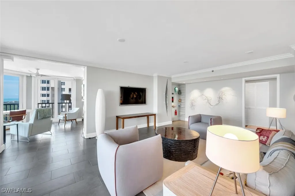 6585 Nicholas Boulevard Naples FL 34108