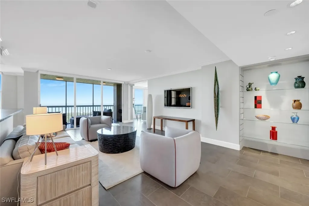 6585 Nicholas Boulevard Naples FL 34108