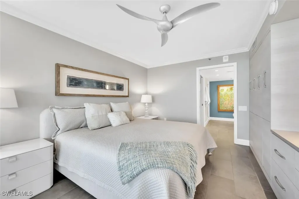 6585 Nicholas Boulevard Naples FL 34108