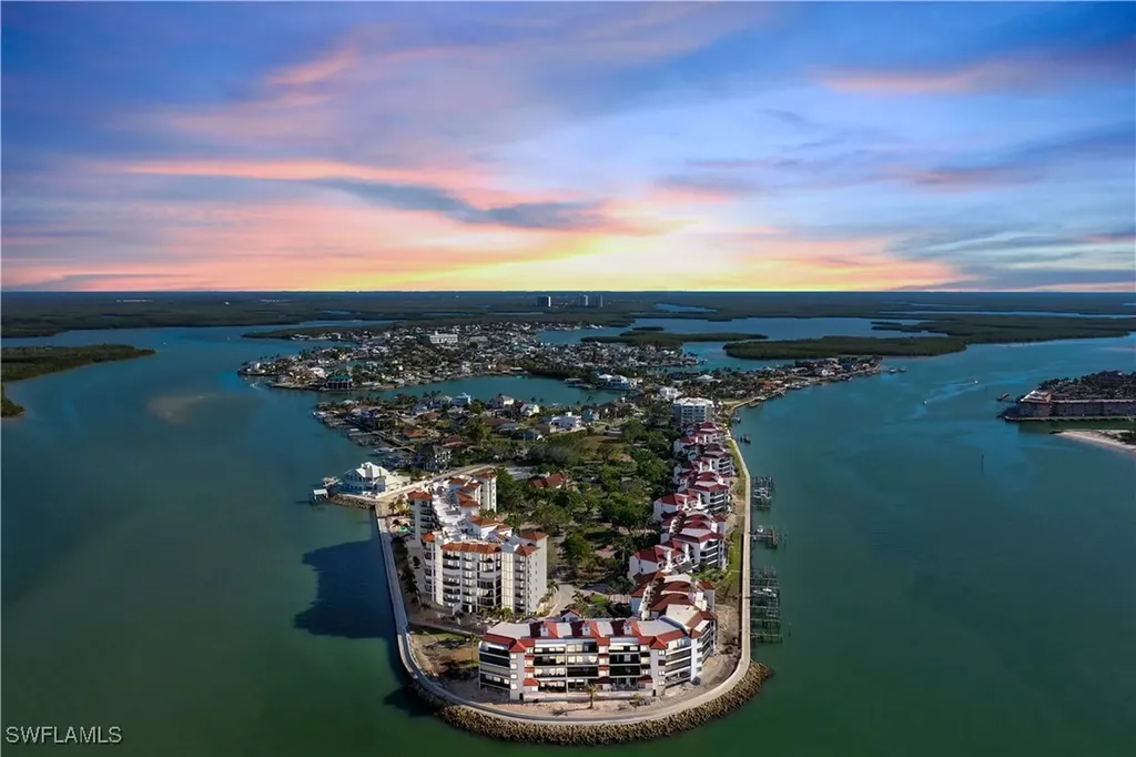 700 La Peninsula Boulevard Naples FL 34113