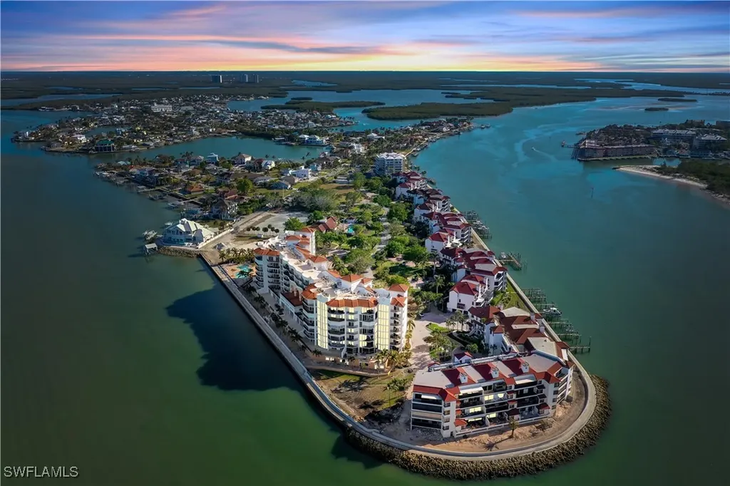 700 La Peninsula Boulevard Naples FL 34113