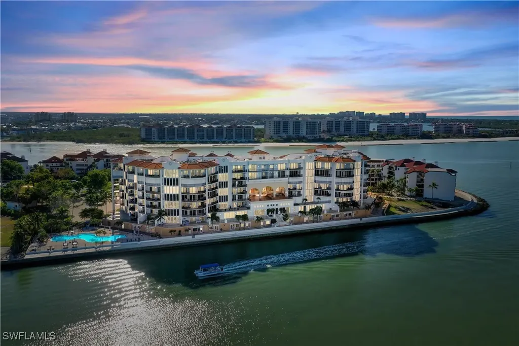 700 La Peninsula Boulevard Naples FL 34113