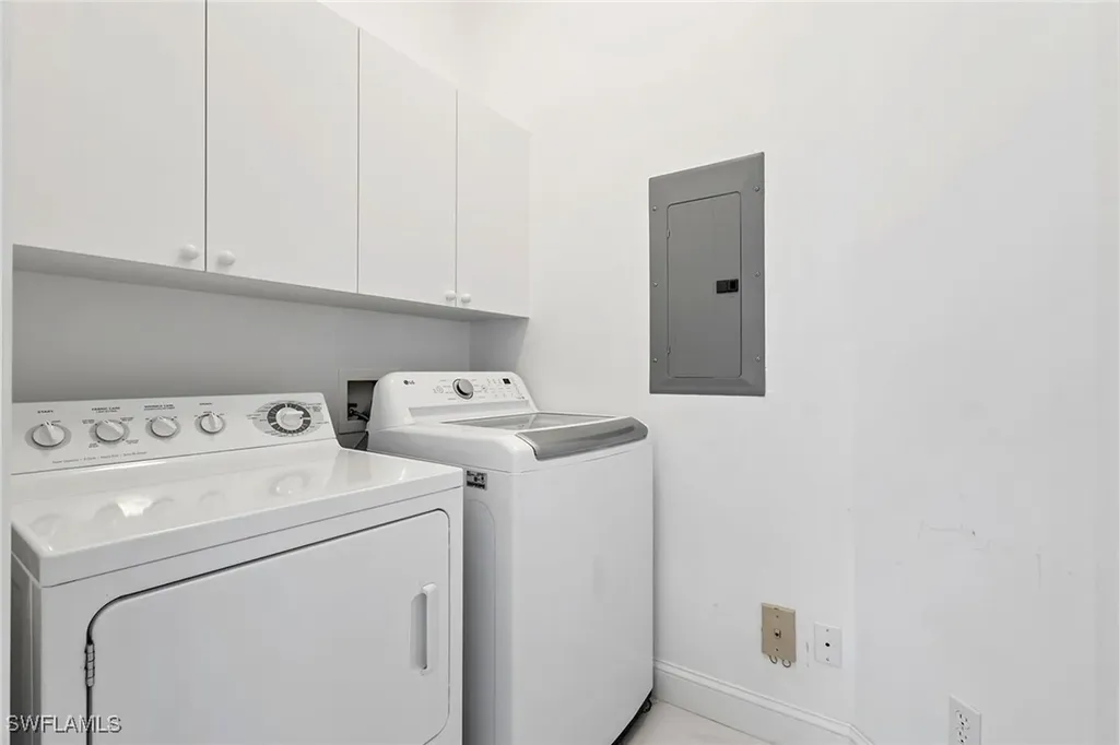 1319 Egrets Landing Naples FL 34108