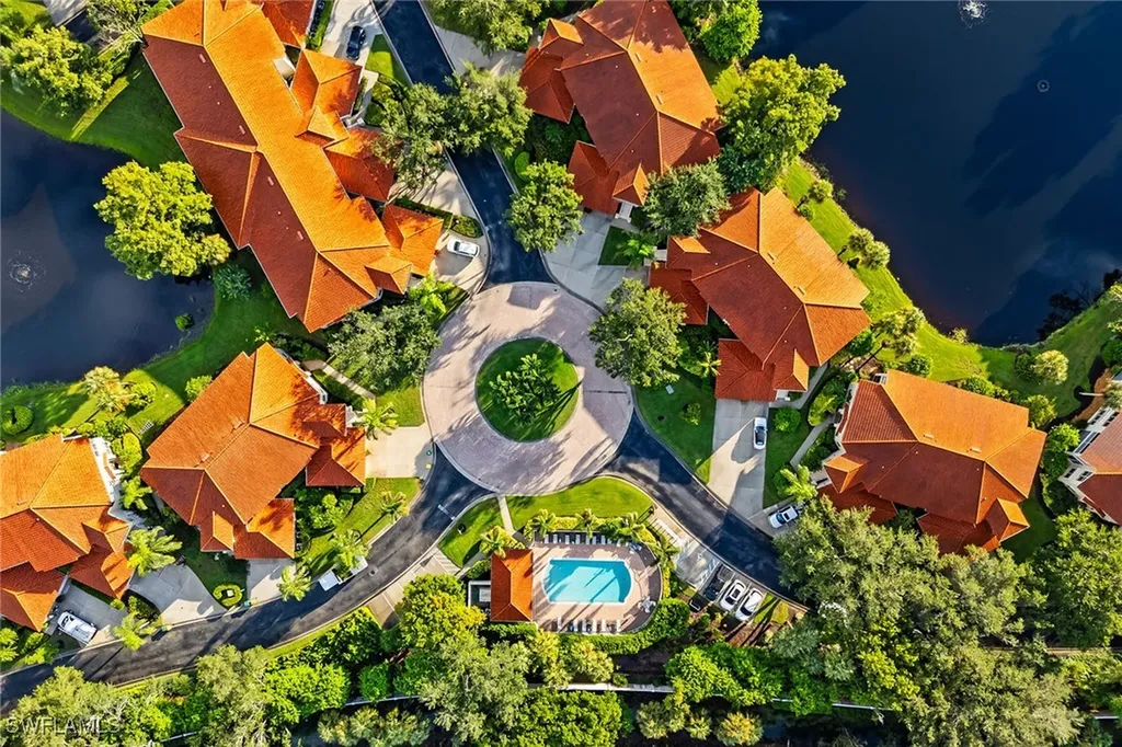 1319 Egrets Landing Naples FL 34108