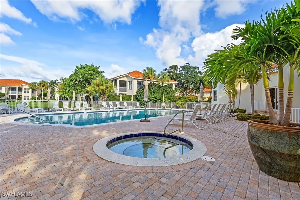 1319 Egrets Landing Naples FL 34108