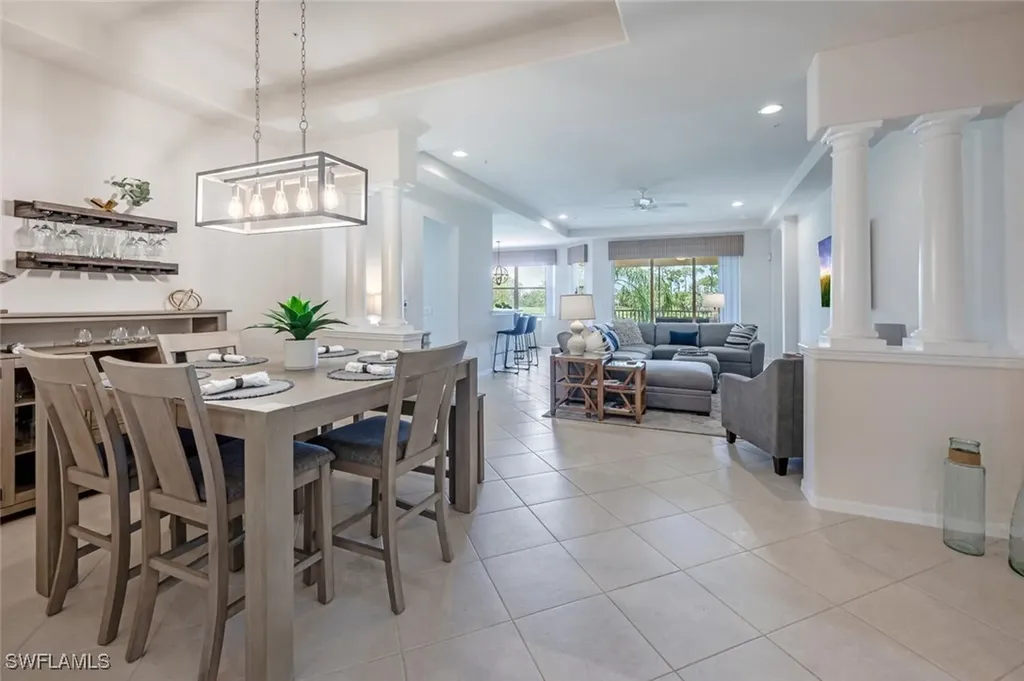 Naples FL, 4610 Winged Foot Way, Unit 203