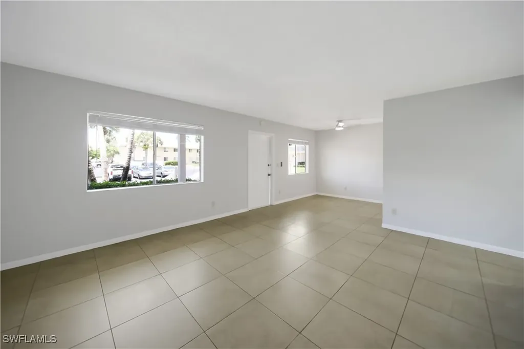 4621 Bayshore Drive Naples FL 34112