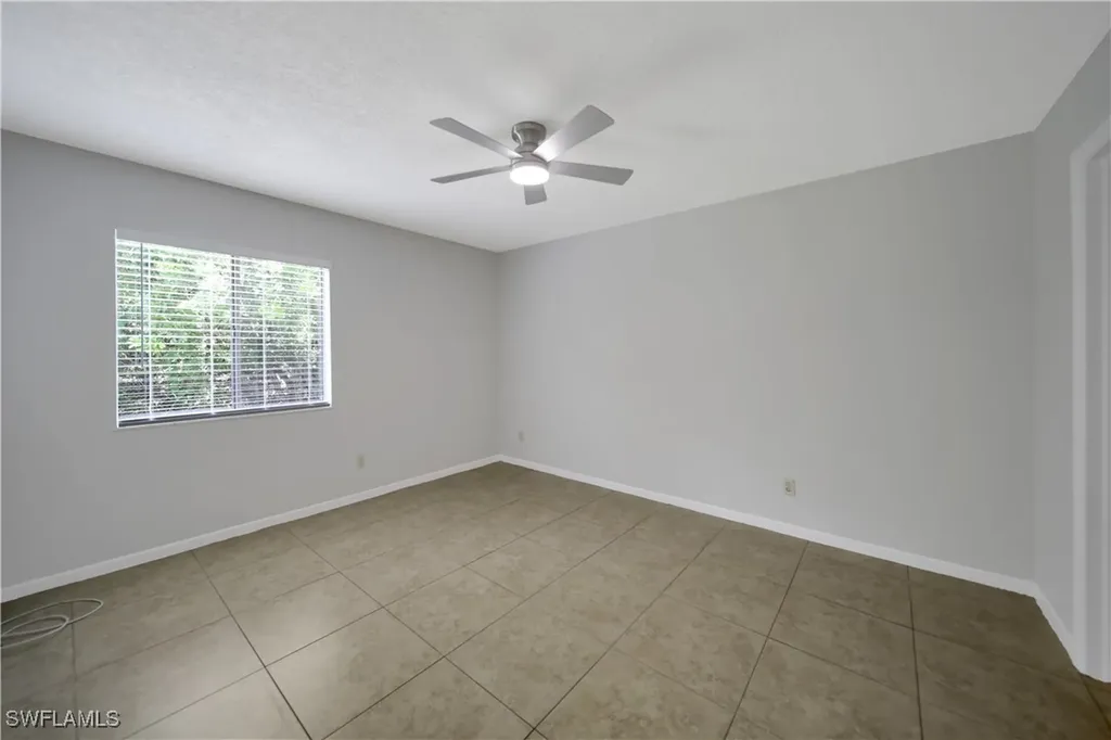 4621 Bayshore Drive Naples FL 34112