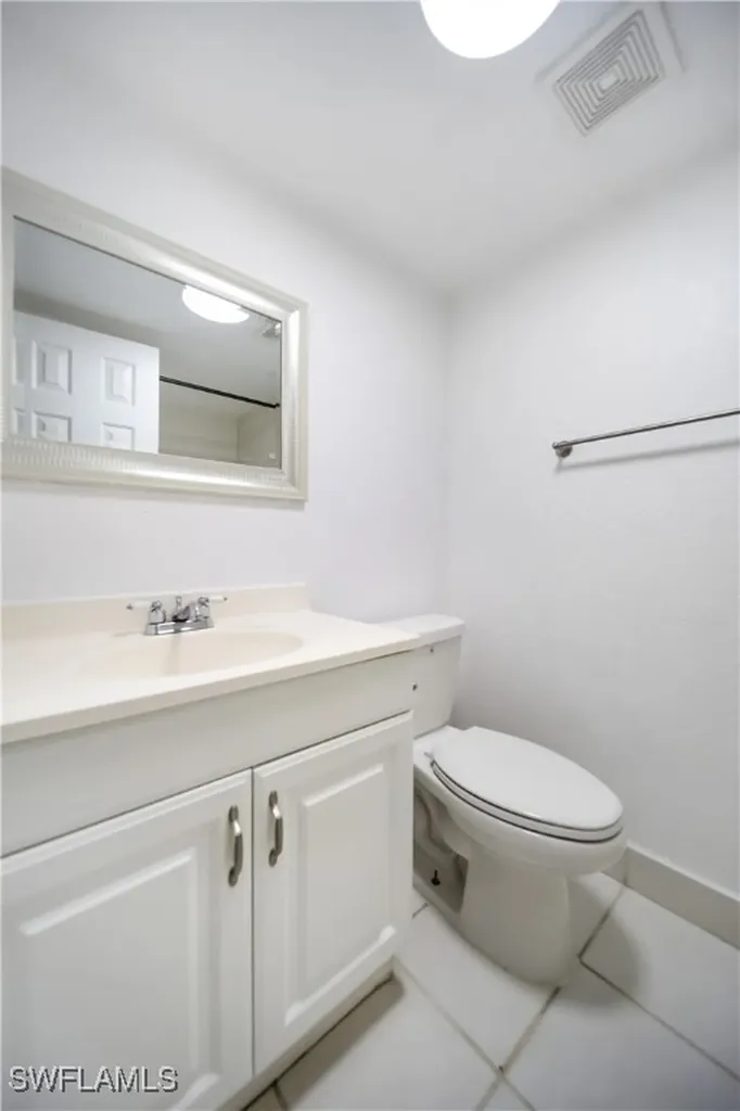 4621 Bayshore Drive Naples FL 34112