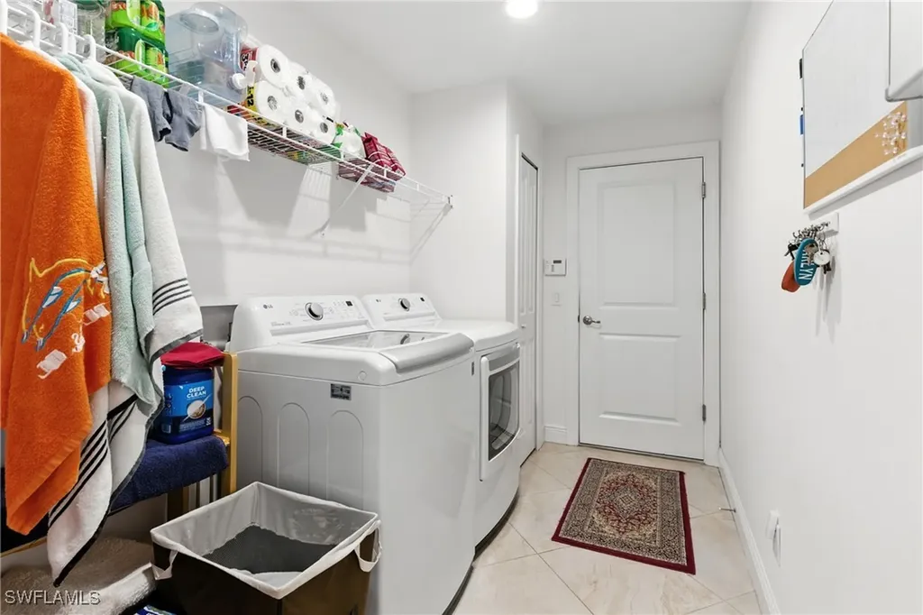 176 Venus Cay Naples FL 34114