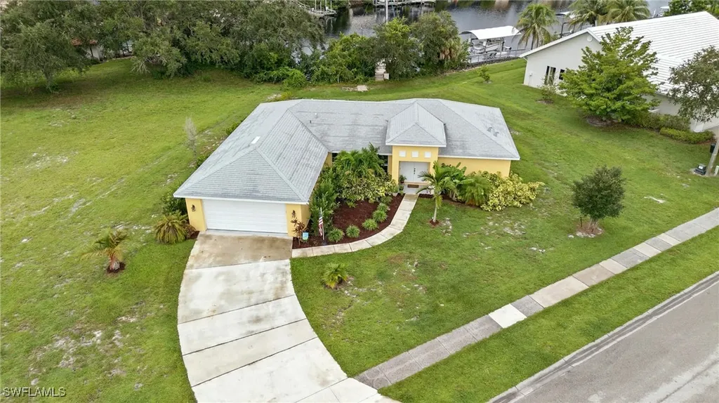 176 Venus Cay Naples FL 34114