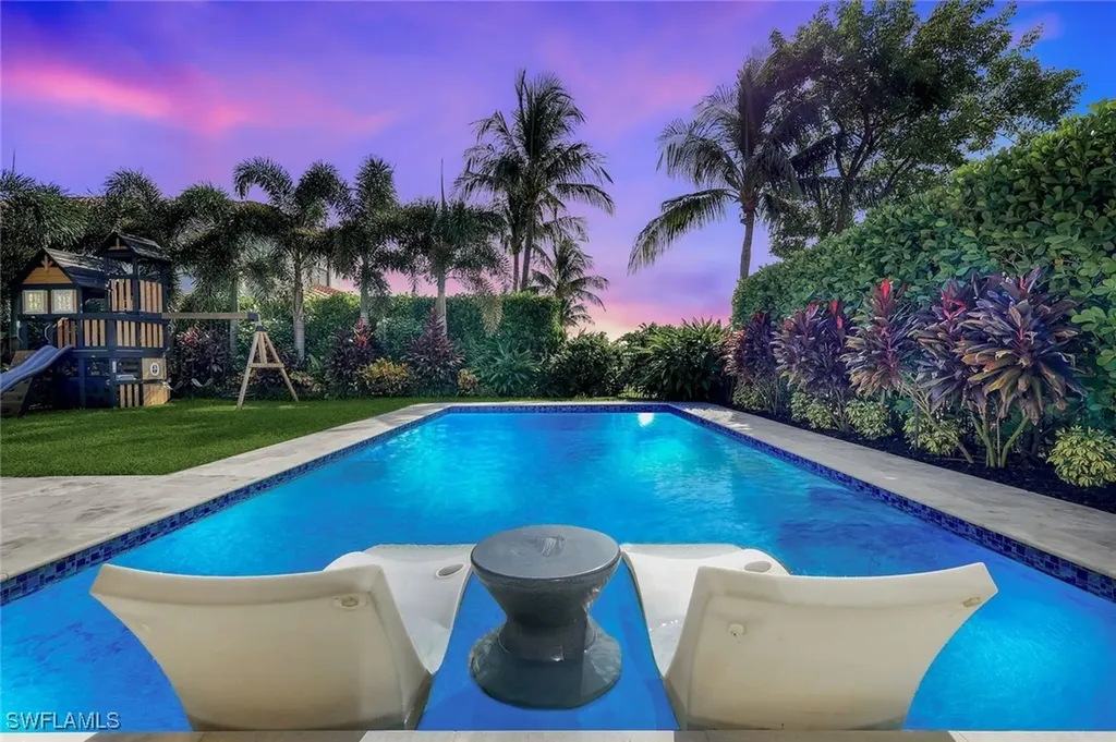 Naples FL, 2704 Crystal Way