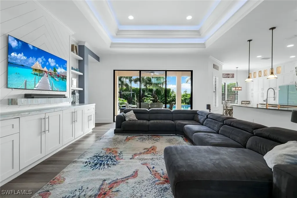2704 Crystal Way Naples FL 34119