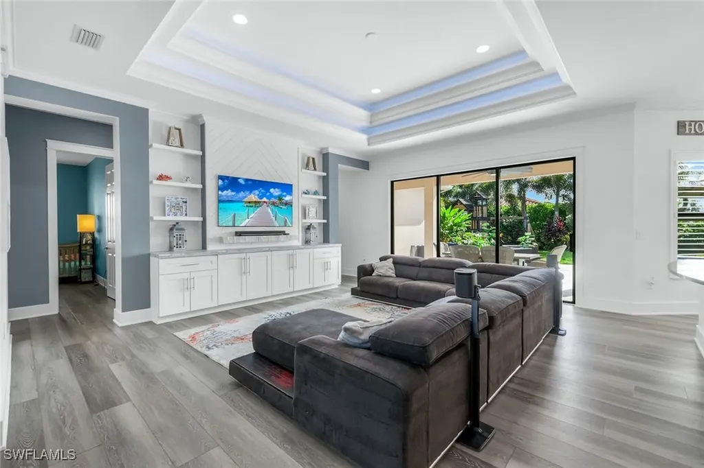 2704 Crystal Way Naples FL 34119
