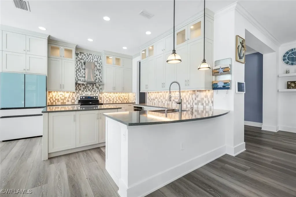 2704 Crystal Way Naples FL 34119