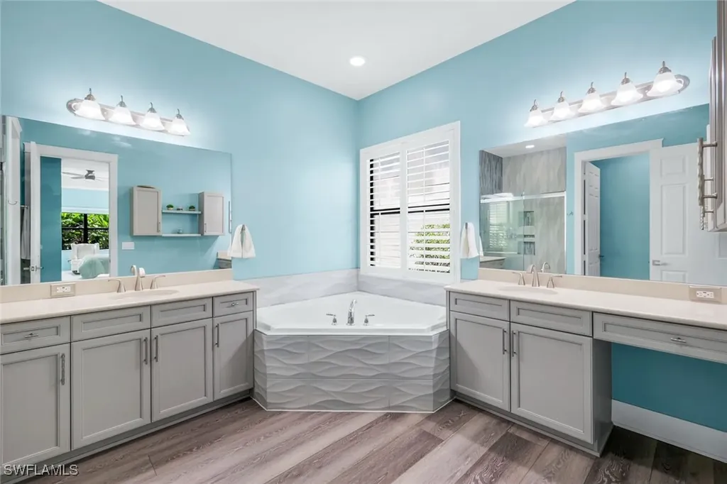 2704 Crystal Way Naples FL 34119