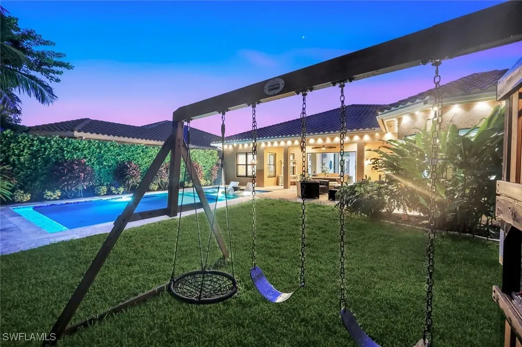2704 Crystal Way Naples FL 34119