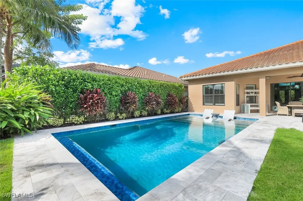 2704 Crystal Way Naples FL 34119