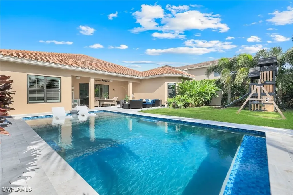 2704 Crystal Way Naples FL 34119