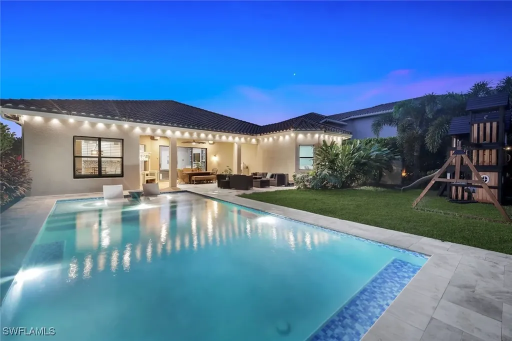 2704 Crystal Way Naples FL 34119