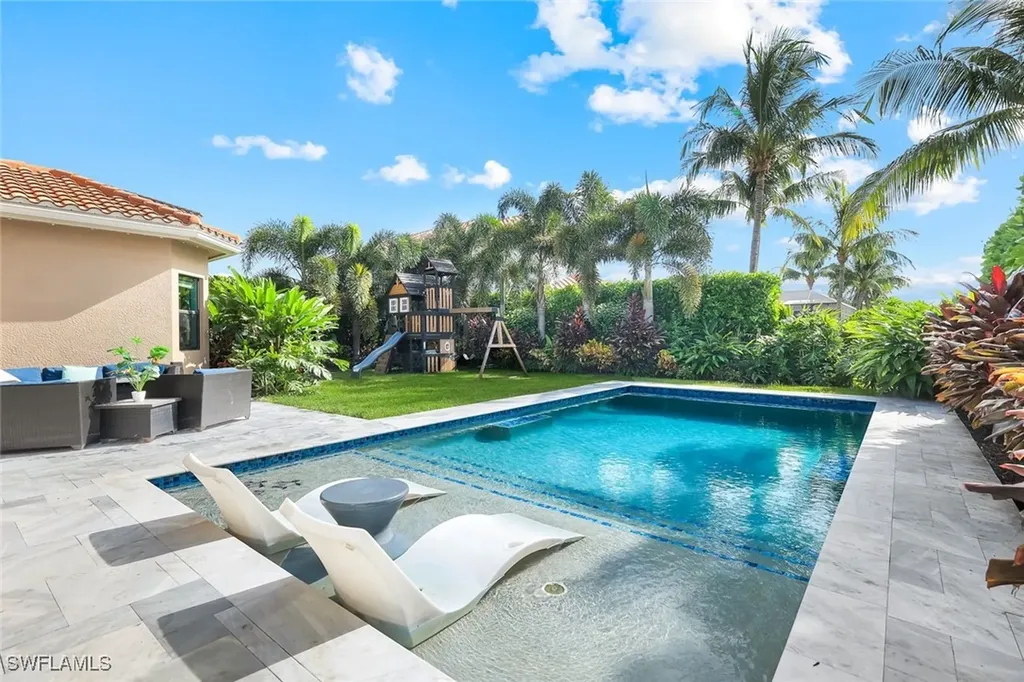 2704 Crystal Way Naples FL 34119