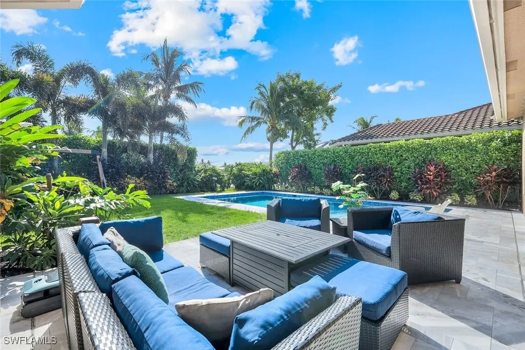2704 Crystal Way Naples FL 34119
