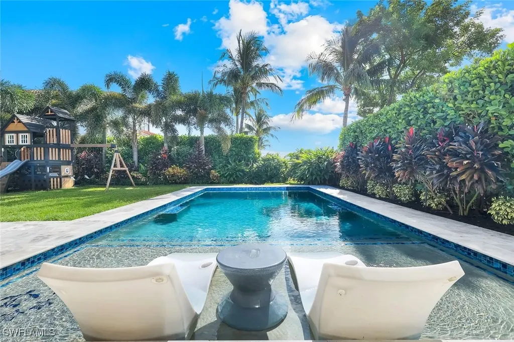 2704 Crystal Way Naples FL 34119