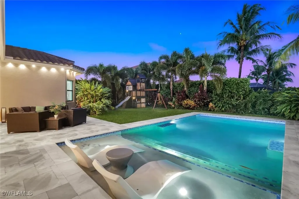 2704 Crystal Way Naples FL 34119