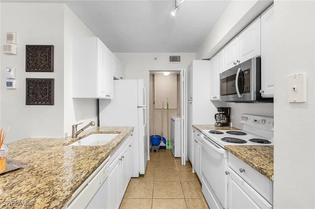 8920 Colonnades Court E Bonita Springs FL 34135