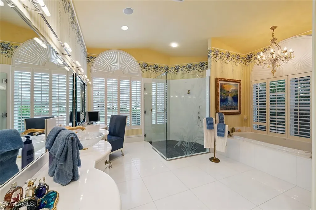 356 Colony Drive Naples FL 34108