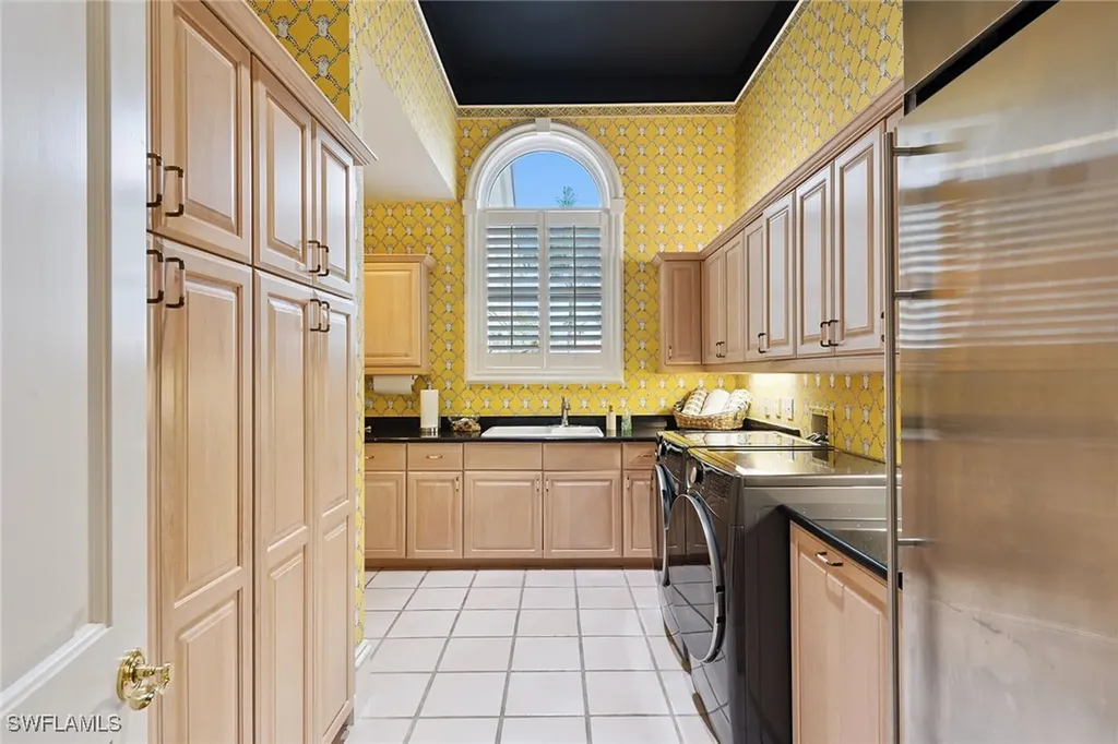 356 Colony Drive Naples FL 34108
