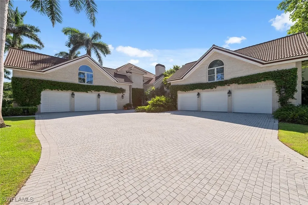 356 Colony Drive Naples FL 34108