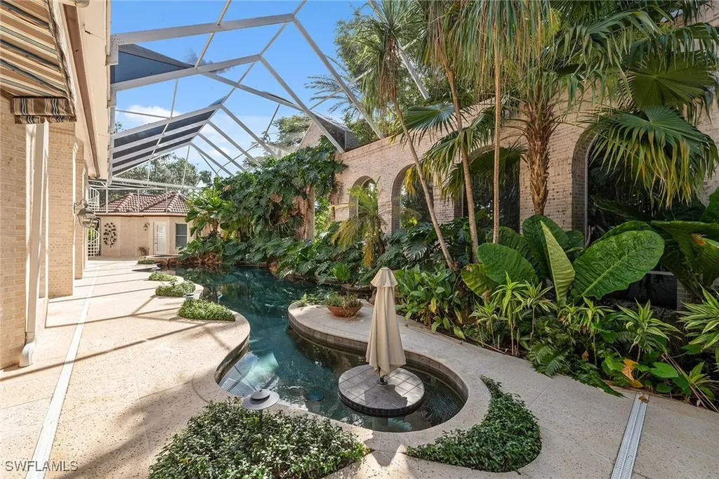 356 Colony Drive Naples FL 34108