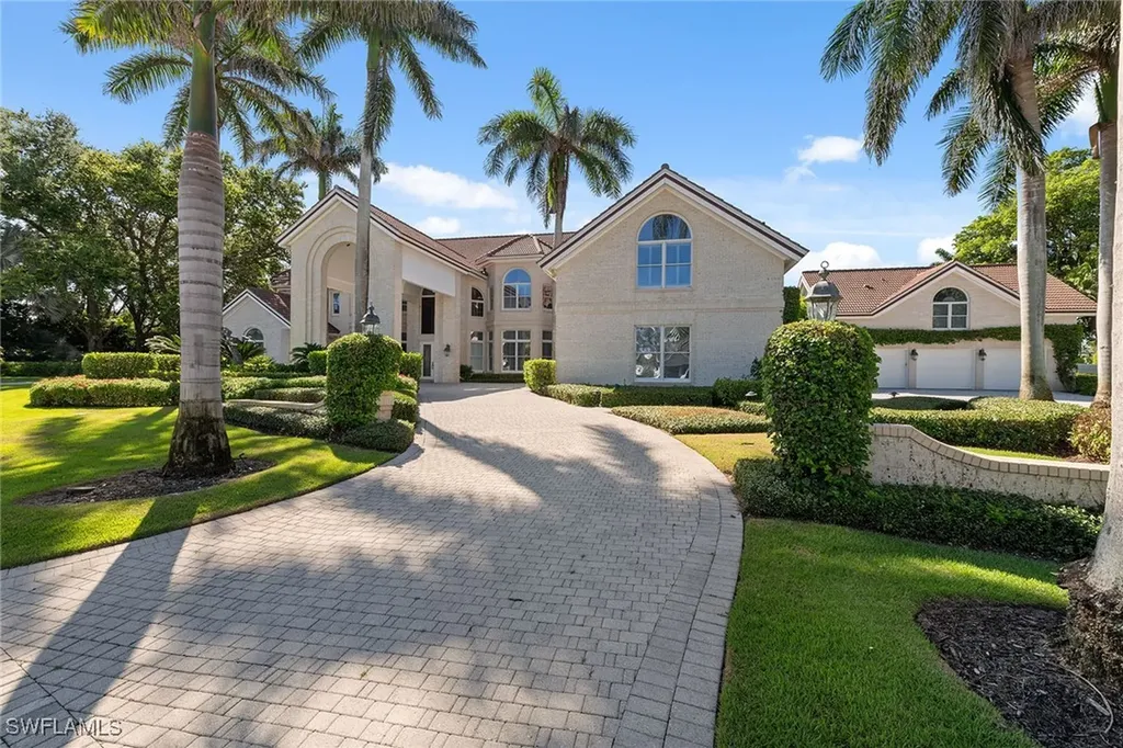 356 Colony Drive Naples FL 34108