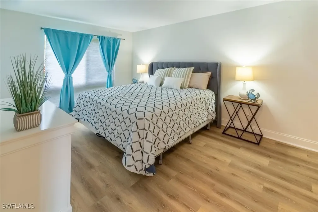 96 Glades Boulevard Naples FL 34112