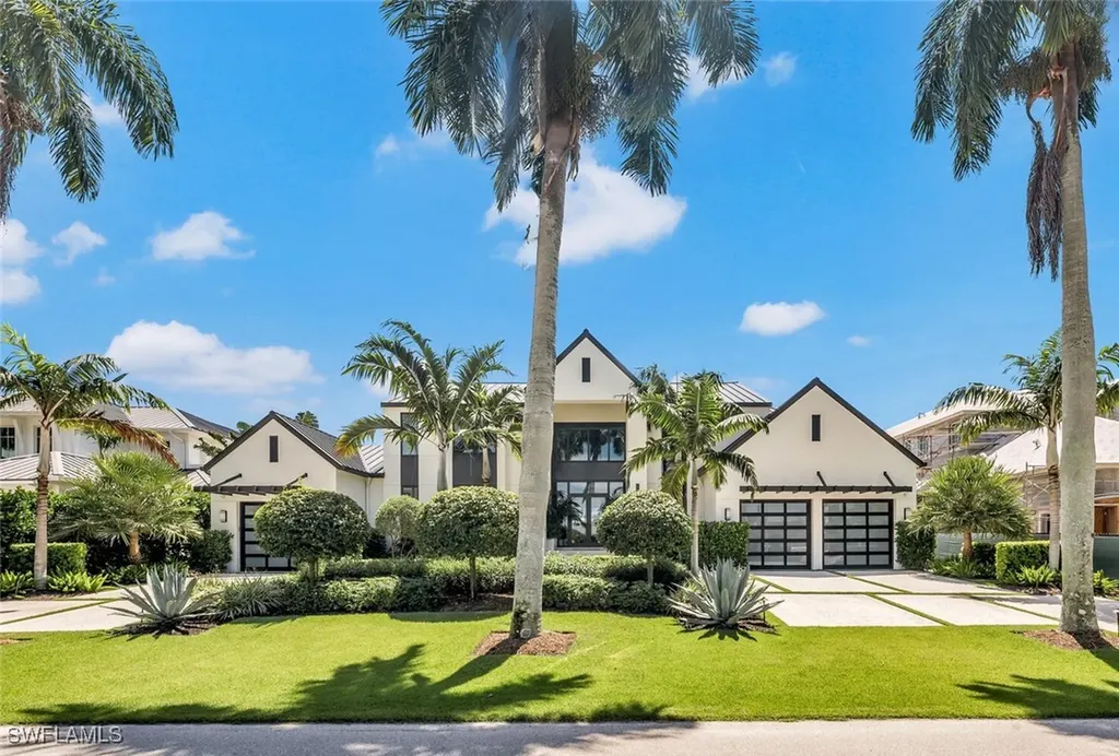 556 17th Avenue S Naples FL 34102