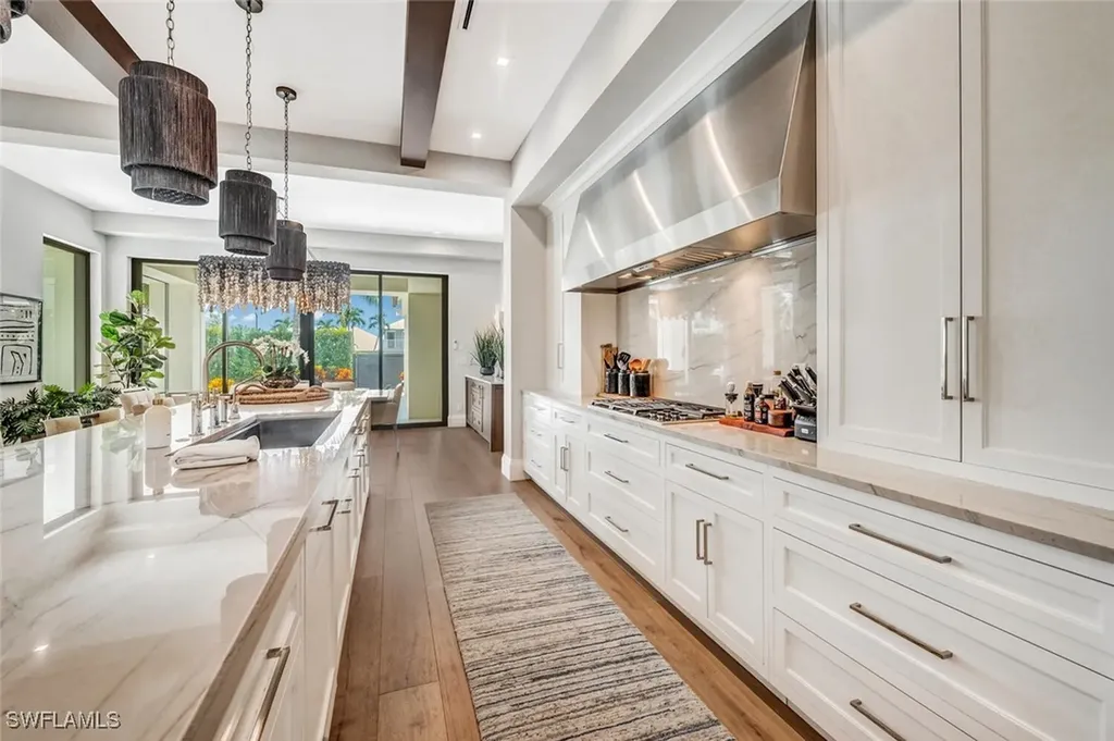 556 17th Avenue S Naples FL 34102