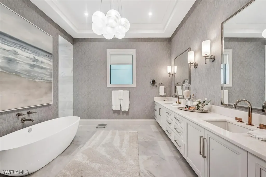 556 17th Avenue S Naples FL 34102