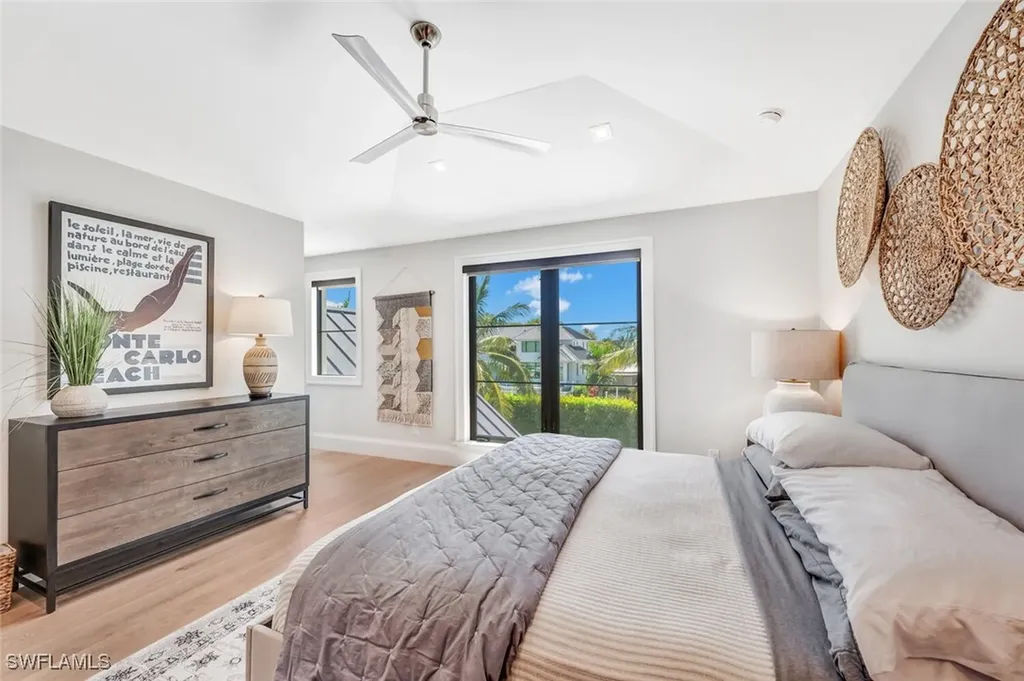 556 17th Avenue S Naples FL 34102