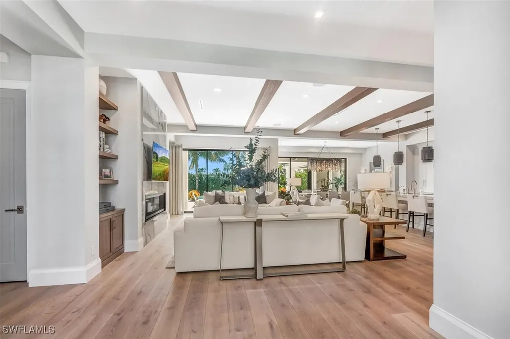 556 17th Avenue S Naples FL 34102