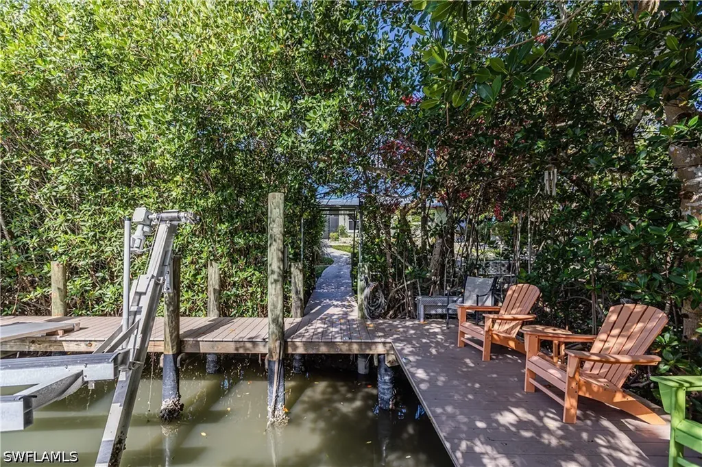 401 Panay Avenue Naples FL 34113