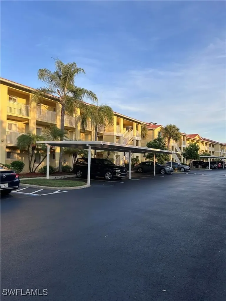 8304 Key Royal Circle Naples FL 34119