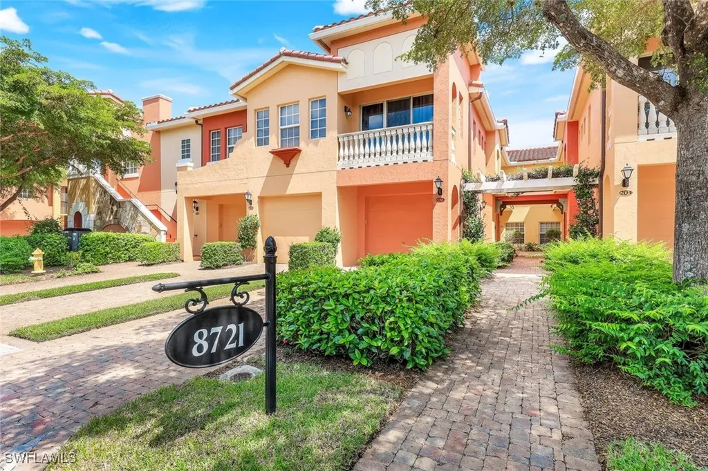 Estero FL, 8721 Piazza Del Lago Circle, Unit 203
