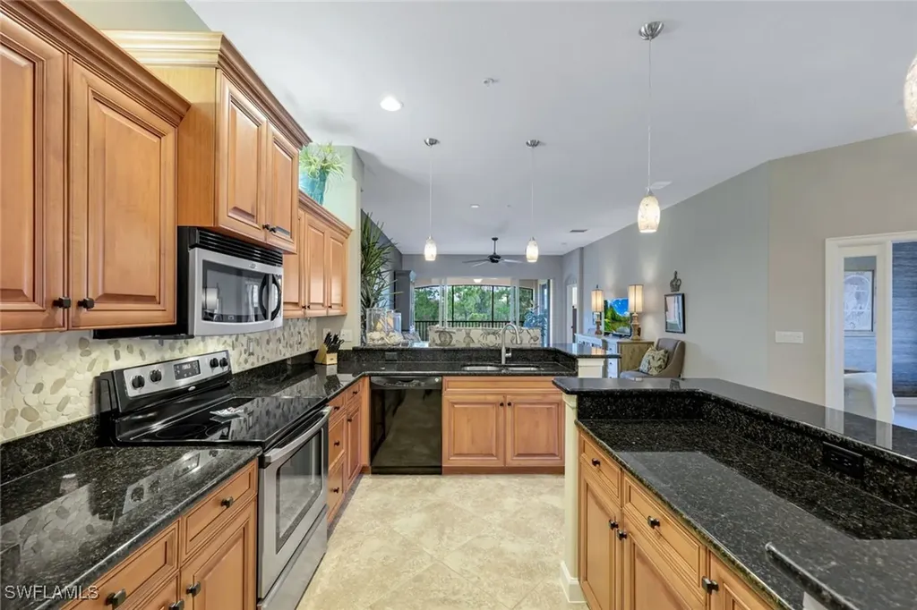 8721 Piazza Del Lago Circle Estero FL 33928