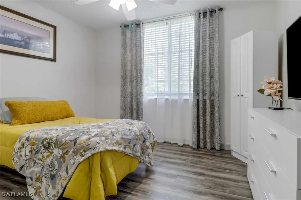 1160 Wildwood Lakes Boulevard Naples FL 34104