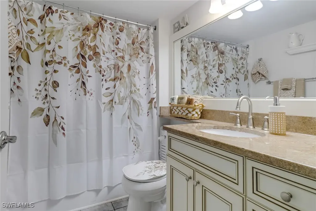 1160 Wildwood Lakes Boulevard Naples FL 34104