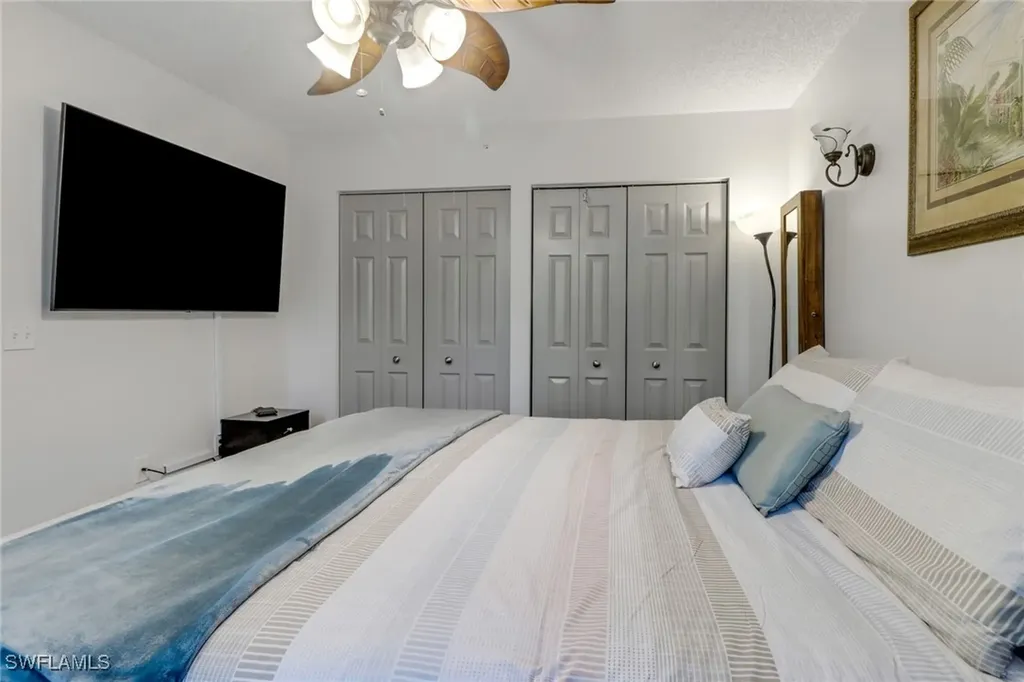 1160 Wildwood Lakes Boulevard Naples FL 34104