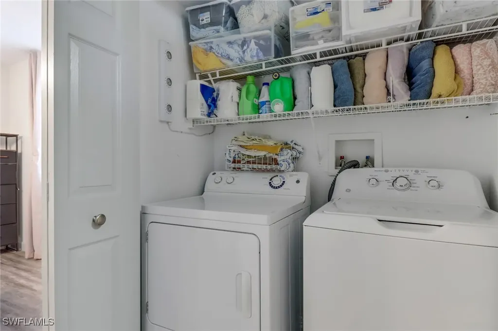 1160 Wildwood Lakes Boulevard Naples FL 34104